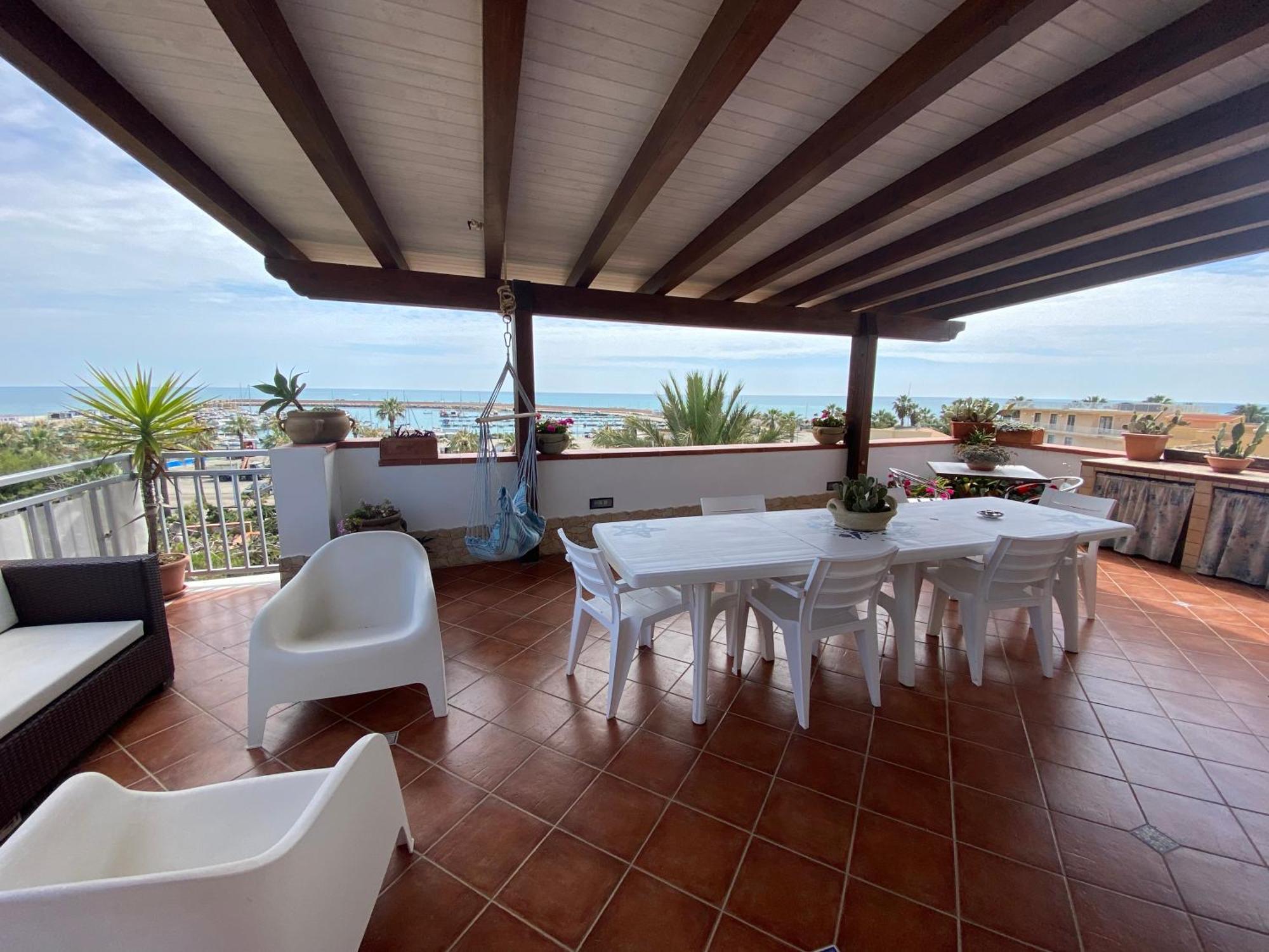 La Terrazza Di Pollon Villa San Leone Bagian luar foto
